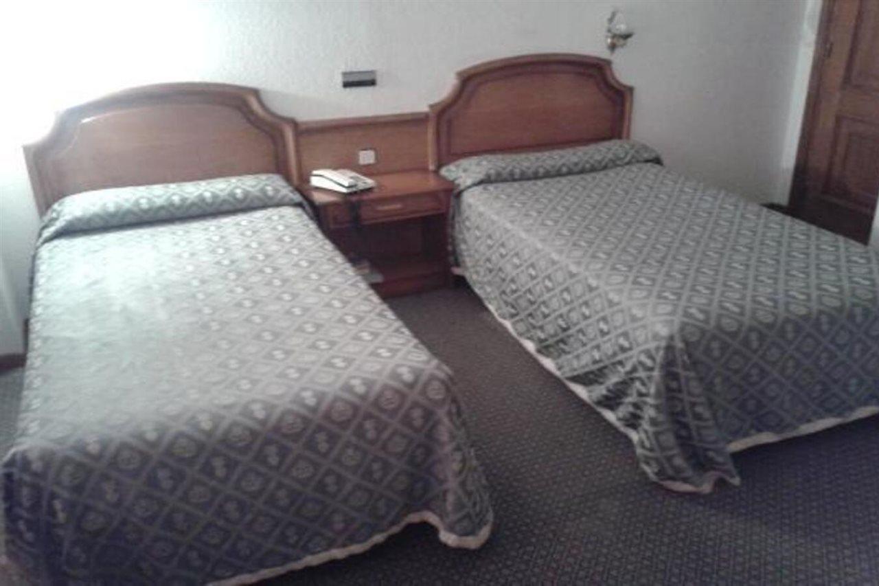 Senorial Hotel Madrid Bagian luar foto