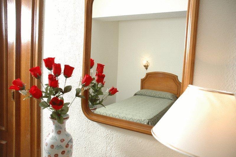 Senorial Hotel Madrid Ruang foto