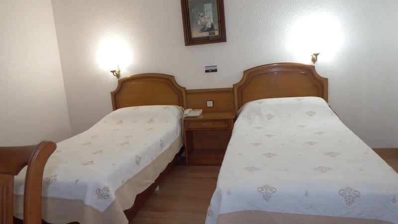 Senorial Hotel Madrid Bagian luar foto