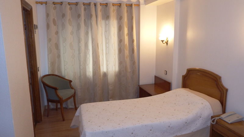 Senorial Hotel Madrid Bagian luar foto