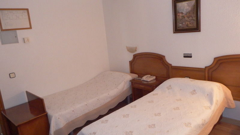 Senorial Hotel Madrid Bagian luar foto
