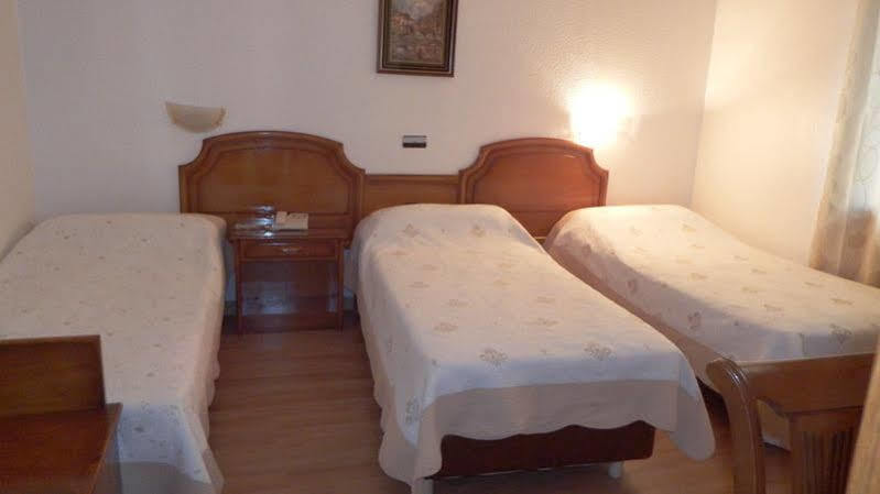 Senorial Hotel Madrid Bagian luar foto