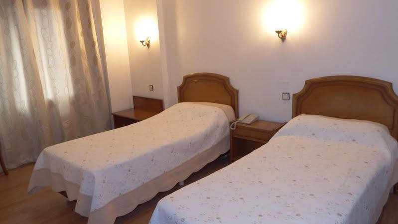 Senorial Hotel Madrid Bagian luar foto