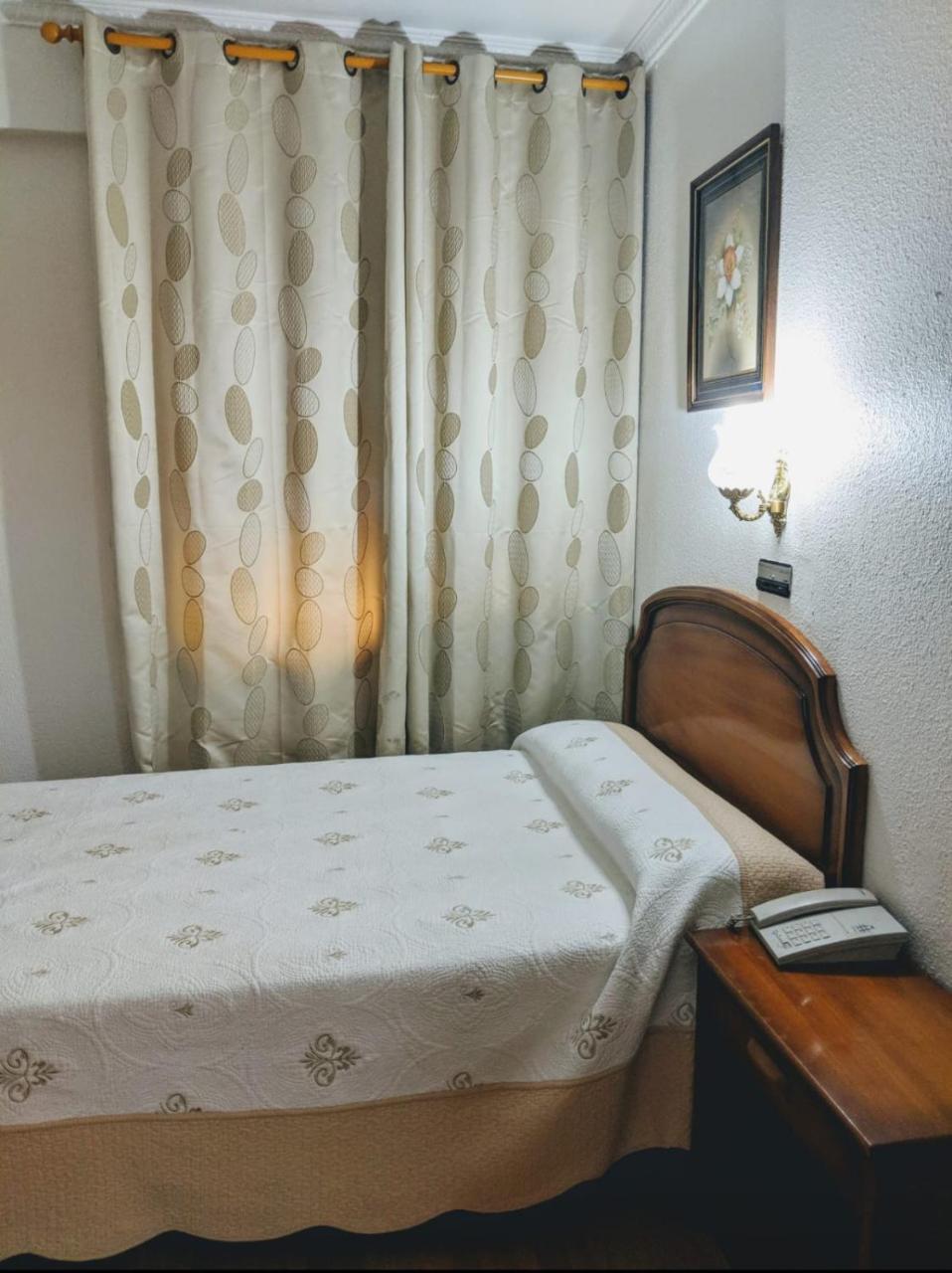 Senorial Hotel Madrid Bagian luar foto