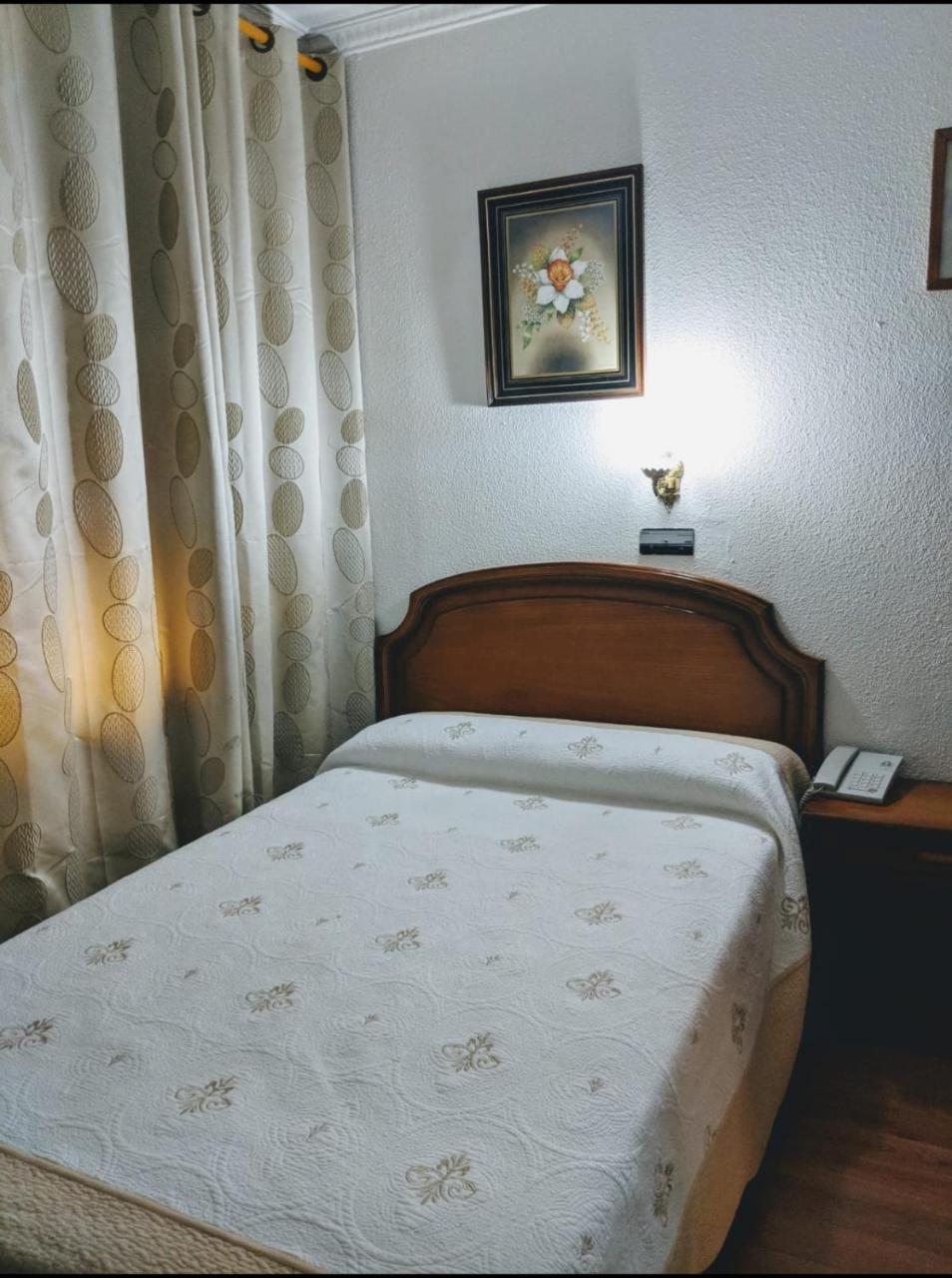 Senorial Hotel Madrid Bagian luar foto